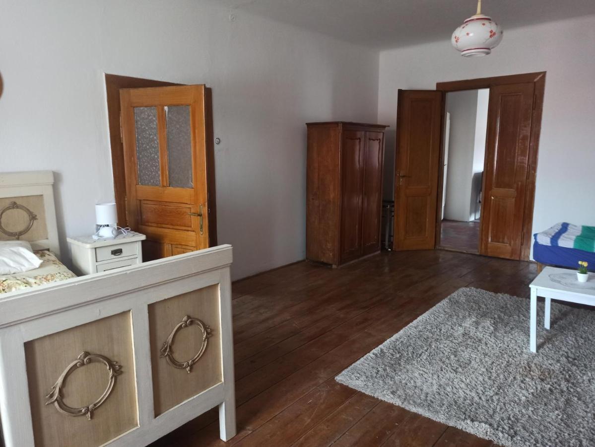 Apartman Menany Zewnętrze zdjęcie