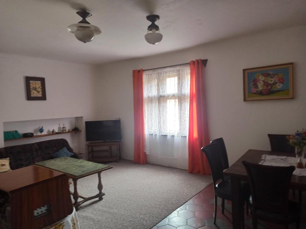 Apartman Menany Zewnętrze zdjęcie
