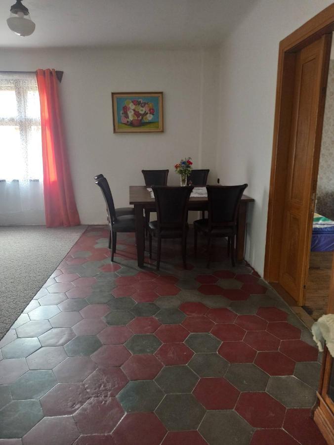Apartman Menany Zewnętrze zdjęcie